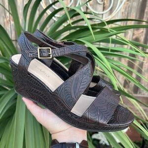 𝅺BELLA vita wedge heel